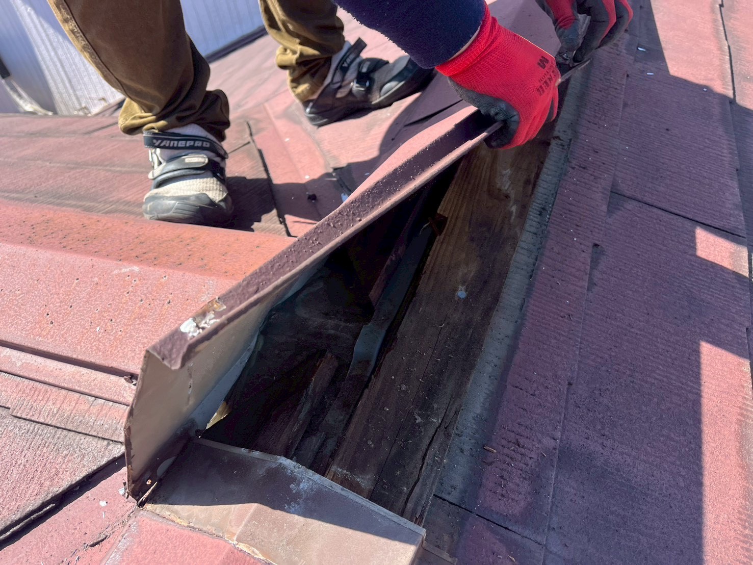 大分市光吉【一部棟板金貫板工事】