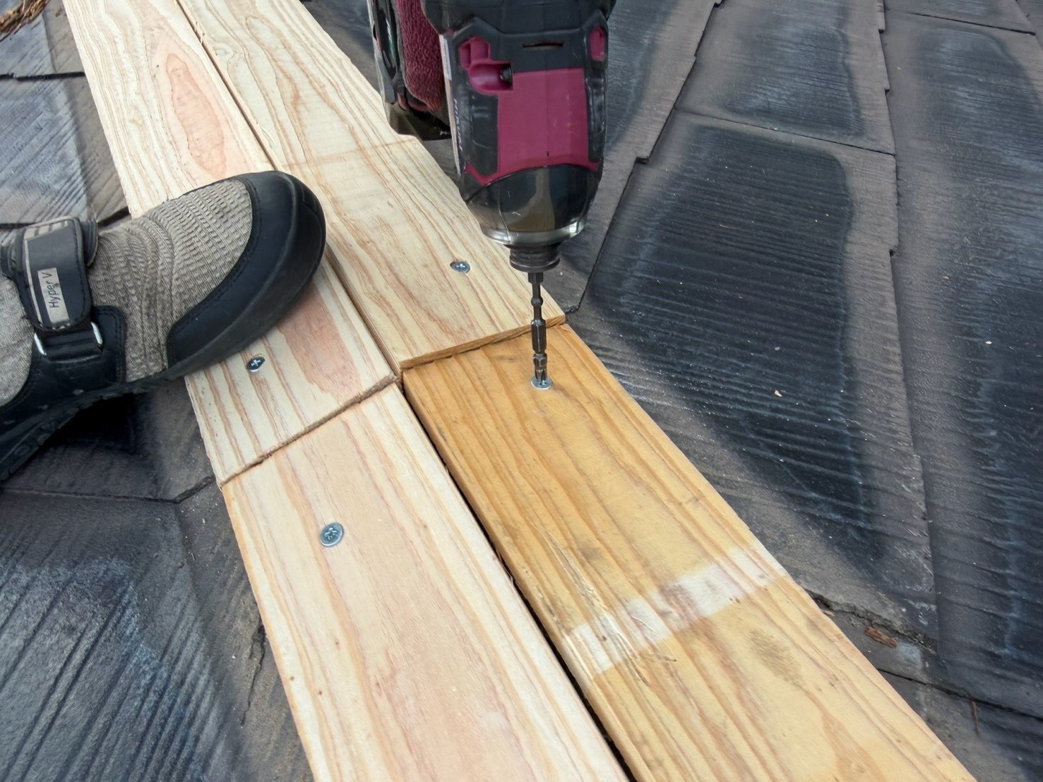 大分市挾間【棟板金貫板交換工事/屋根塗装工事】